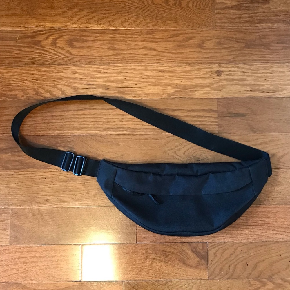 Everlane Black Renew Transit Fanny Pack